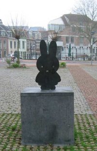 Nijntje-паметник